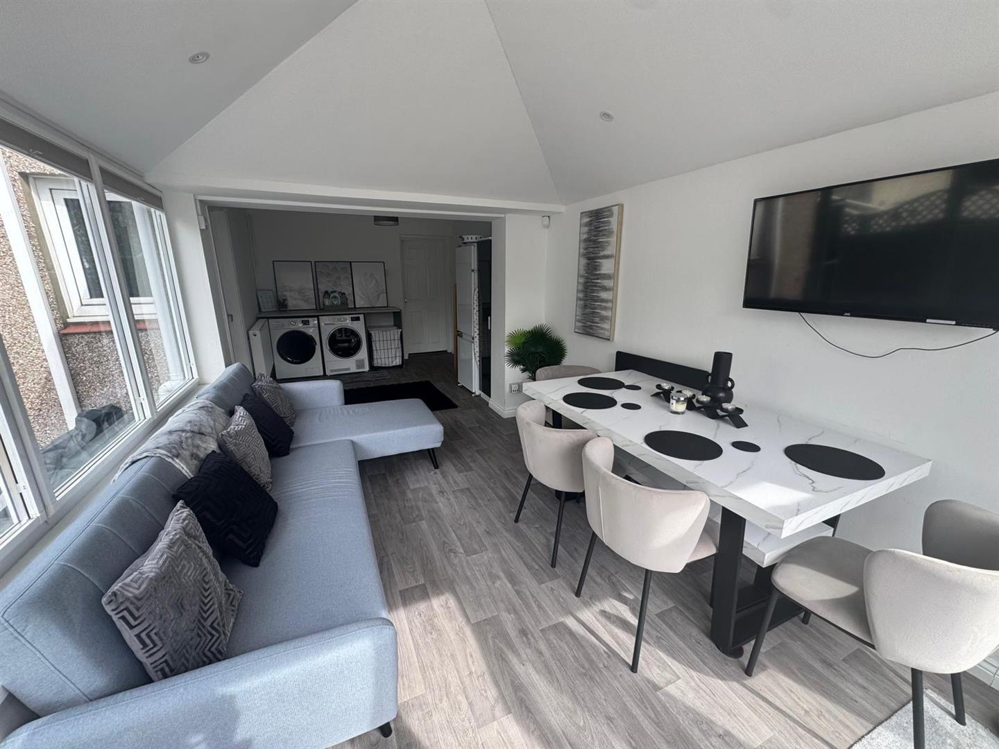 Trallwn Road, Llansamlet, Swansea, SA7 9UU